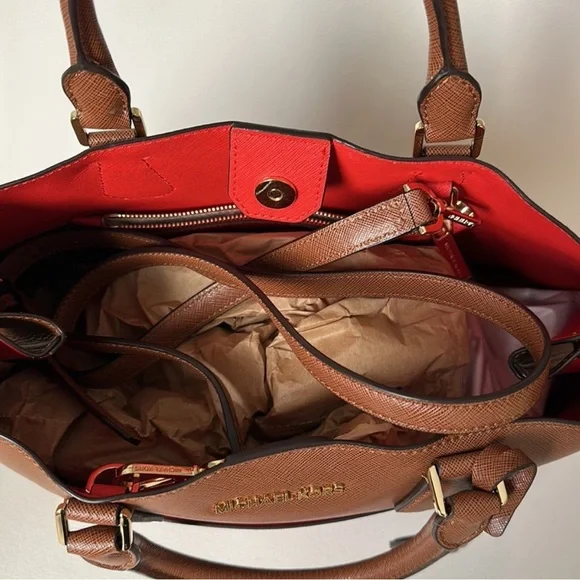 NWOT | MICHEAL KORS  Greenwich Medium Saffiano grab bag Luggage/watermelon red. - Picture 13 of 14